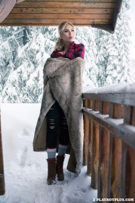 Wunderschöne Models - KHLOE TERAE - Let It Snow