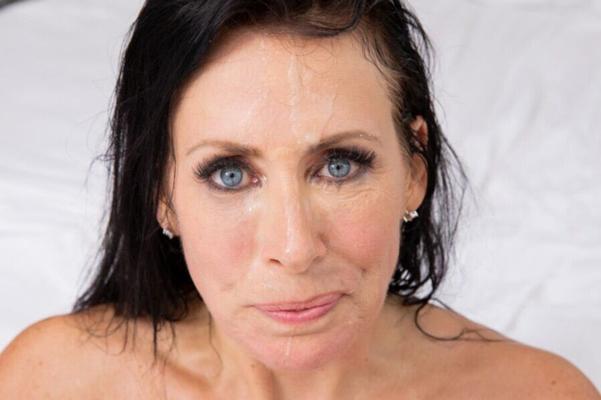 Reagan Foxx Facialed Olhos Rosa