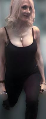 Uma MILF Amadora Pornstar XD