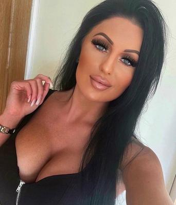 Peituda Britânica Milf Kelly