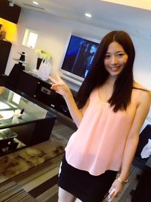 Japanese Model ( Akina Sakemi )