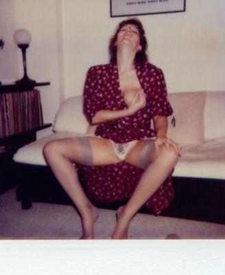Retro Gold - Amateur - Slim brunette big rack