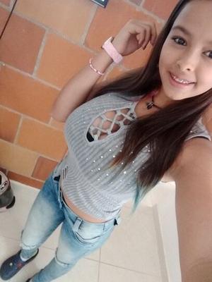 Teen Jasmin Candid Photos