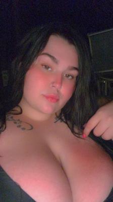 BRi!a@NN@ N jovem BBW com PEITOS ENORMES PHAT AZZ