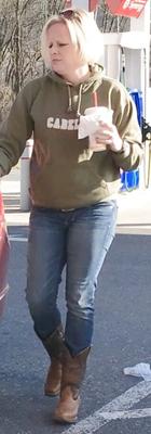 Blonde MILF in Stiefeln