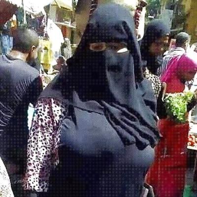 Arabische Hijab-Brüste
