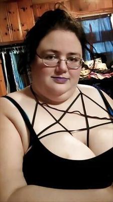 Anyone got more pics of her