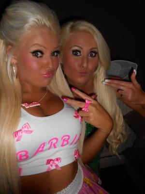muñeca barbie rubia