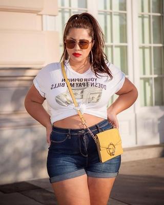コスティナ・ムンテアヌのセクシーなルーマニア人プラスサイズモデルの混合ホット写真
