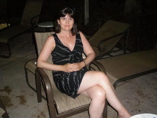 Marge, una chica madura de coño grande, gordita, peluda y caliente