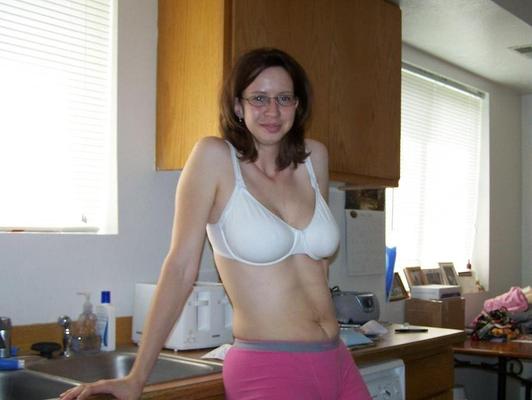 Milf tesão com peitos grandes
