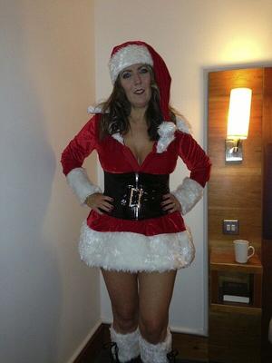 UK Maria ist in ihren sexy Outfits einfach umwerfend