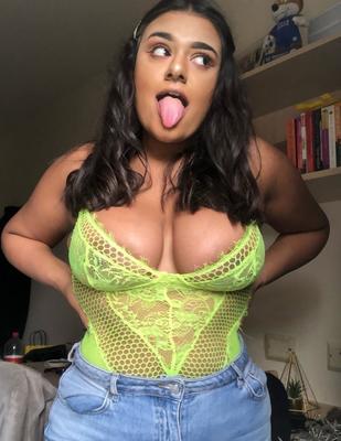 Gordinha Britânica Desi Mirza