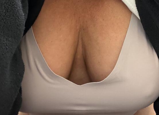 Flash peitos enormes