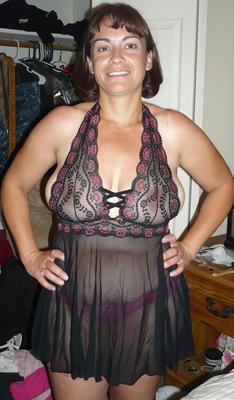 MILF-Schlampen in Nachthemden