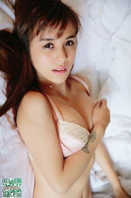 La tentation de la chemise de nuit de Natsumi Chan