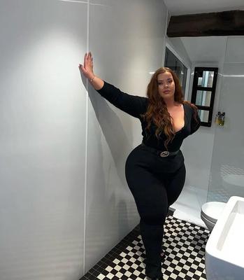 Thickgreekbleu Cul Énorme Grec Sexy BBW Fille Mixte Hot Shots