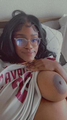 Ebony Babe Sosa Énorme Aréole