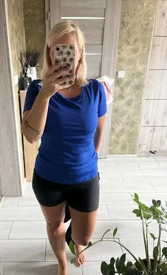 セクシーなブロンドのブラジャー