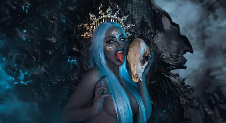 Plus DANI DIVINE 4