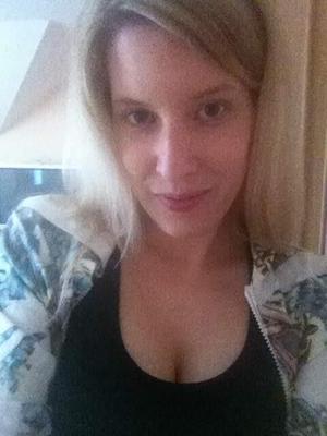 MILF sexy pour être...jeune maman selfshot