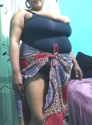 Mi Cerdo Gordo Luciendo hermosa en casa