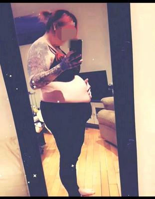 Grosse femme enceinte