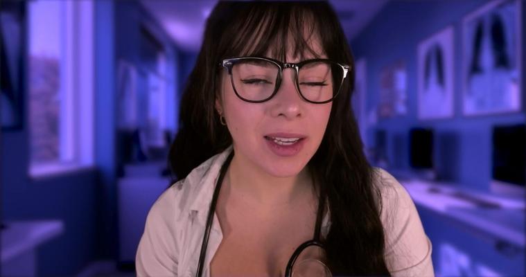 Exame médico ASMR de murmúrios escoceses Lauren Woods