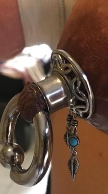 ピアス乳首のストレッチ