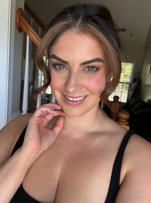 Kelly M Gran Culo Tetona Belleza Con Curvas Chica Youtuber Tiros Mixtos