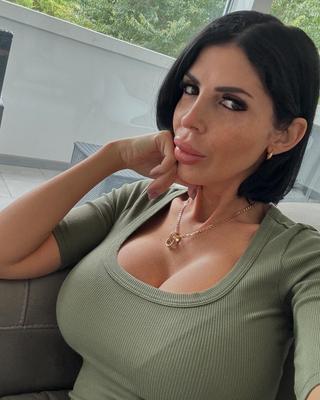 巨乳熟女 1