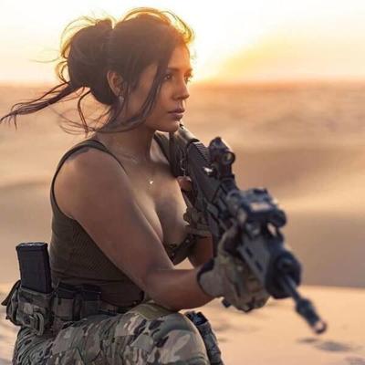 Des filles et des armes