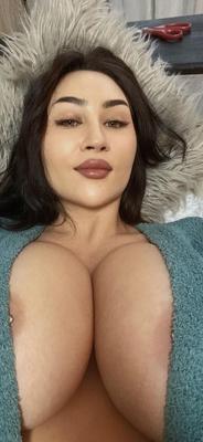 巨乳