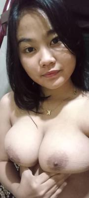 裸の大きなおっぱい