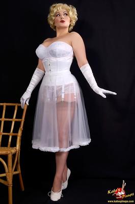 Buxom Ballerina