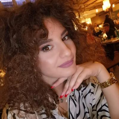 セクシーな巨乳BBWギリシャの女の隣人カシアーニ
