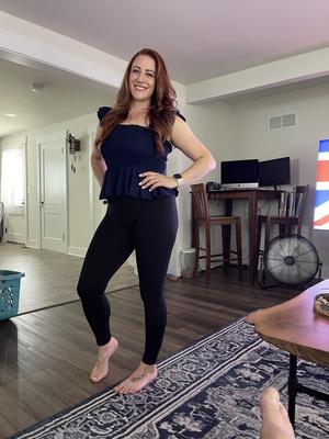 Esposa gostosa Conny cuckolding seu marido