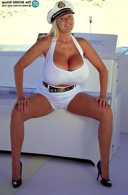 Kayla Kleavage Culte et AVC