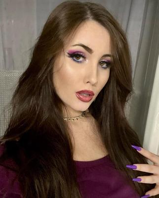 Sofia sexy große Arsch kurvige Sänger Brünette Mädchen mit breiten Hüften