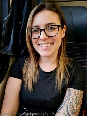 InnocentHotwife Amazing Sexy Curvy Wife with Glasses Hot Shots