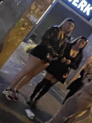 楽しい時間、セクシーなテニス