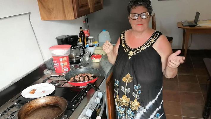 Qui veut essayer mes boulettes douces et délicieuses?