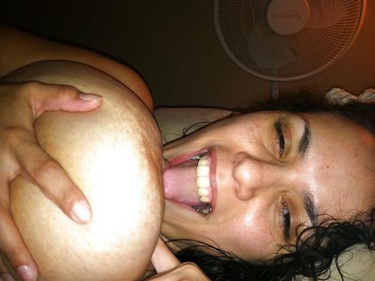 モスターおっぱいを備えたBBWラティーナ