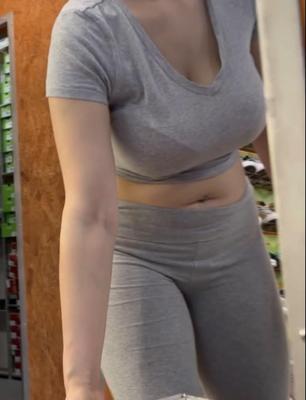 Mulheres de peitos grandes e bunda