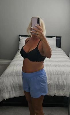 セクシーな成熟した巨乳女