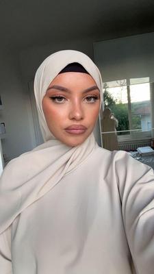 com e sem hijab