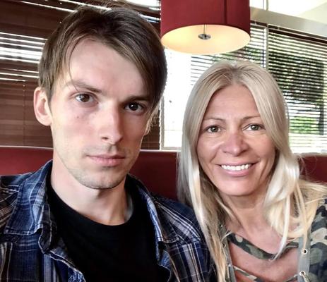 Seine Mutter ist ein echter Pornostar