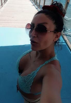 MILF iranien avec de gros seins