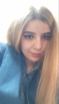 Fille iranienne avec chatte rasée