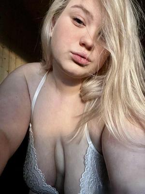 Énorme butin gros seins bbw blonde beauté girl mixte hot photos
